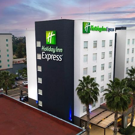 Holiday Inn Express Guadalajara Aeropuerto By Ihg Las Pintas Екстер'єр фото