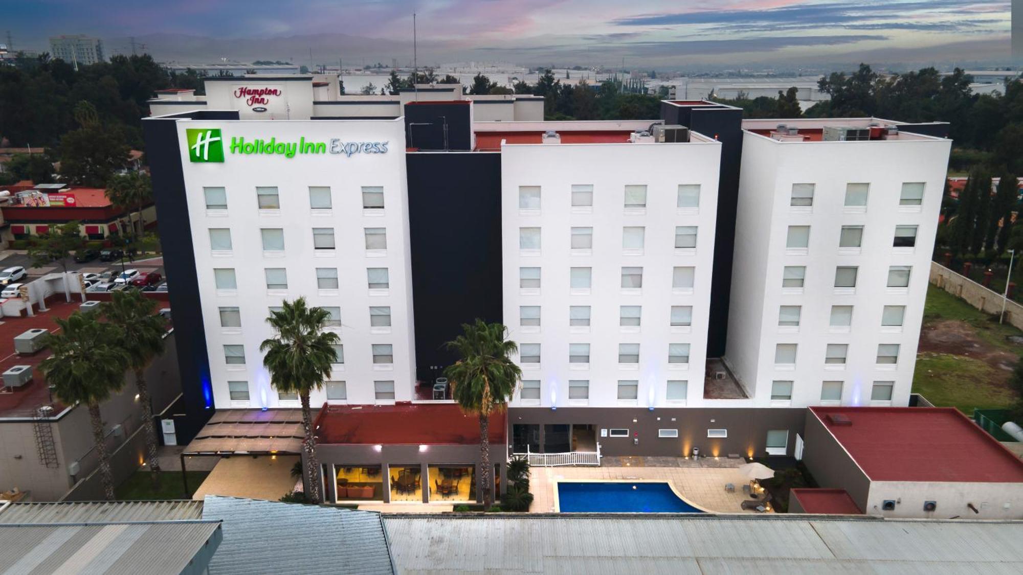 Holiday Inn Express Guadalajara Aeropuerto By Ihg Las Pintas Екстер'єр фото