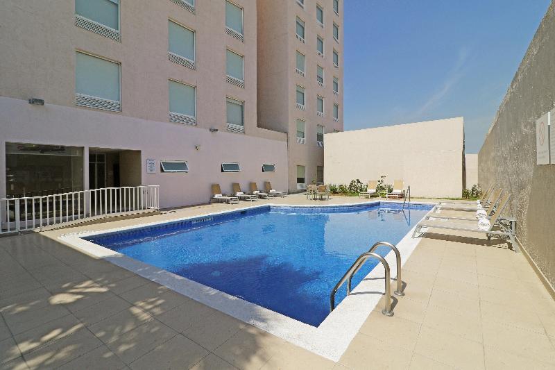 Holiday Inn Express Guadalajara Aeropuerto By Ihg Las Pintas Екстер'єр фото
